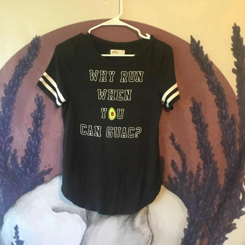 Hollister tee